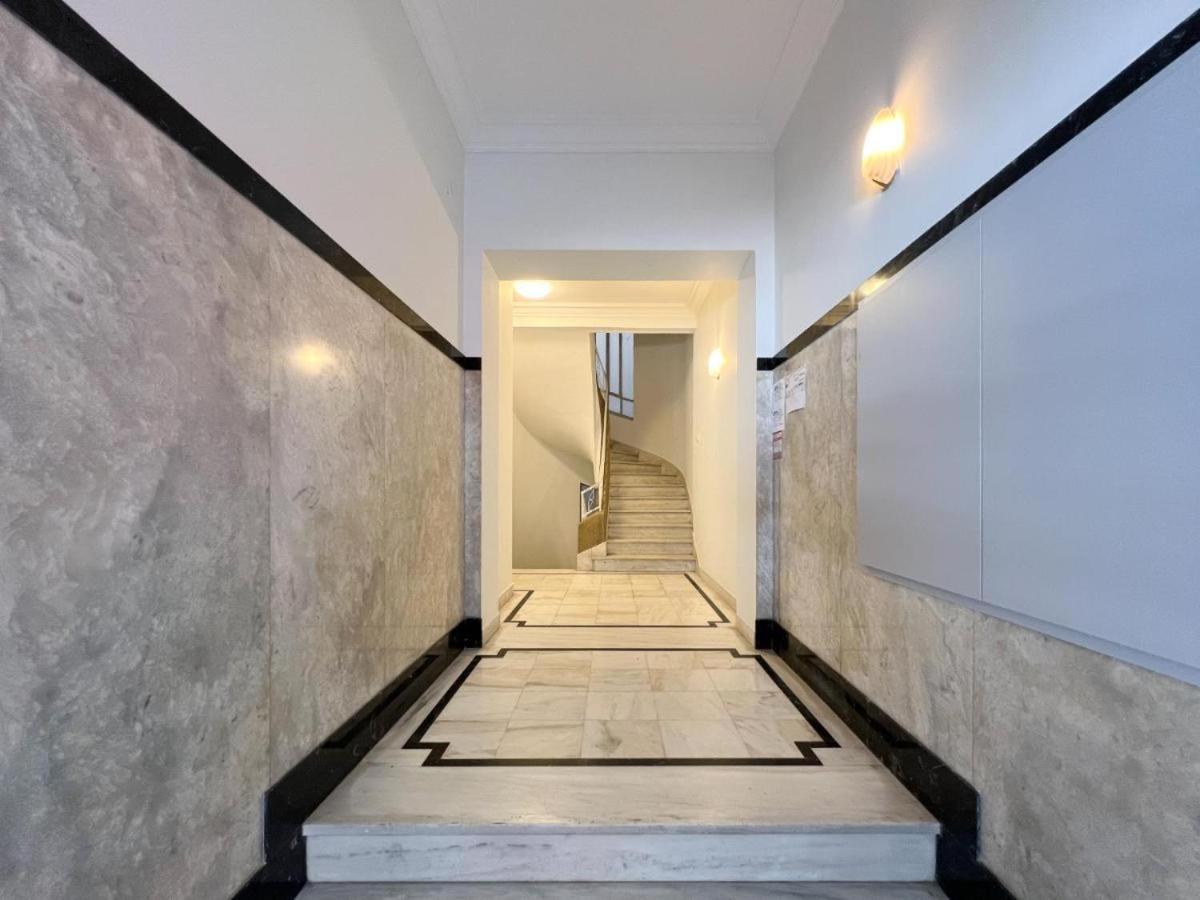 Vibrant Urban Getaway: Charming 2-Bedroom Near Bars, Parks, And Metro Athene Buitenkant foto